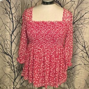 Torrid women’s size 10 floral print 3/4 sleeve smocked blouse. NWT